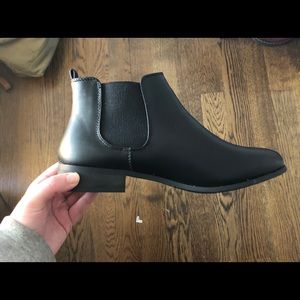 Black Chelsea boots